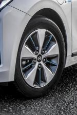 Hyundai IONIQ plug-in hybrid 2017 года (UK)